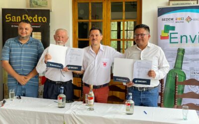 ENVIBOL Y EMVISUR FIRMAN ACUERDO PARA LA PROVISIÓN DE 200 MIL BOTELLAS DE VIDRIO PARA SINGANI “SAN PEDRO”